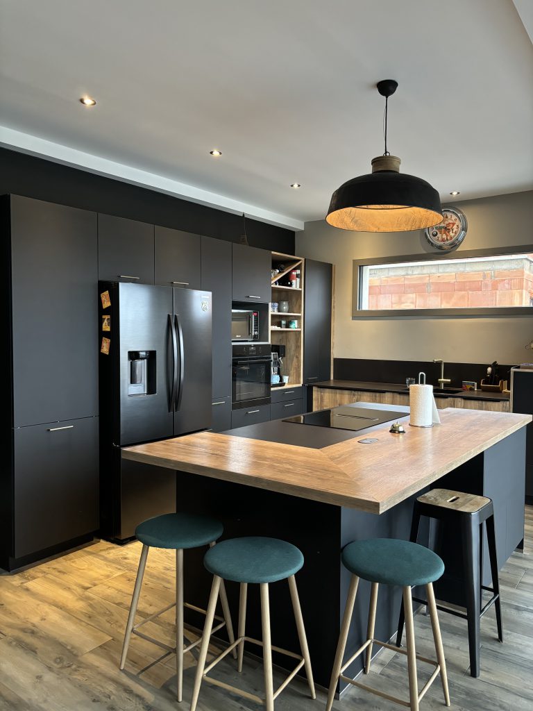 cuisine moderne noire